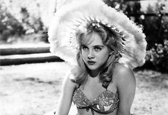Sue Lyon