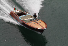 „Lamborghini Riva Aquarama“ kateris