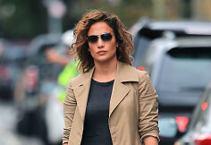 Jennifer Lopez serialo „Shades of Blue“ filmavimo aikštelėje