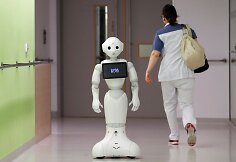 Robotas pradėjo dirbti ligoninėje