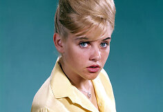 Sue Lyon