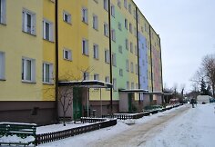 Augustave po renovacijos namai dažomi įvairiomis spalvomis