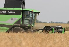 Joni&scaron;kio rajone javų laukais rieda kombainai