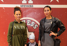 „Guess“ naujos kolekcijos pristatymo akimirka