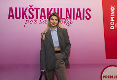 Premjera &bdquo;Auk&scaron;takulniais per santuoką&ldquo;