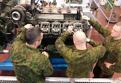Lietuvos kariai Vokietijoje semiasi haubicų PzH2000 valdymo patirties