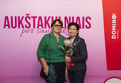 Premjera &bdquo;Auk&scaron;takulniais per santuoką&ldquo;