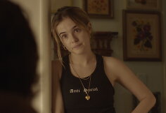 Zoey Deutch filme &bdquo;Suaugusiųjų žaidimai&ldquo;