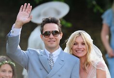 Kate Moss ir Jamie Hince'as (2011 m.)