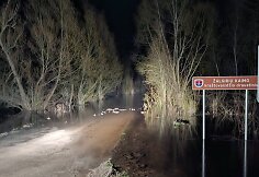 Sekmadienio vakarą vanduo ėmė semti Žalgirių kaimą
