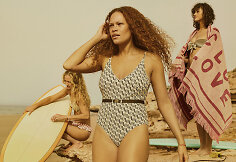 Kolekcijos &bdquo;Love Stories Swimclub X H&M&ldquo; modeliai