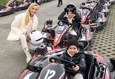 Žinomi žmonės kartingų trasoje
