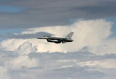 NATO bazėje nusileido šeši Portugalijos naikintuvai F-16