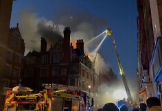 Didelis gaisras nusiaubė prabangų Londono vie&scaron;butį