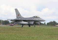 NATO bazėje nusileido šeši Portugalijos naikintuvai F-16