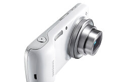 Telefono ir fotoaparato hibridas &bdquo;Galaxy S4 Zoom&ldquo;