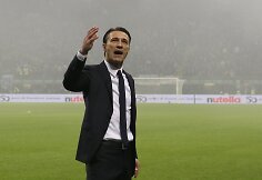 Kroatų treneris Niko Kovačas ramina sirgalius