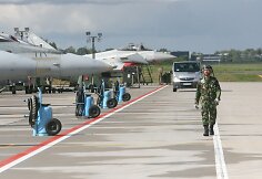 NATO bazėje nusileido šeši Portugalijos naikintuvai F-16