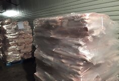 Didmeniniame sandėlyje Vilniuje &ndash; tonos neai&scaron;kios kilmės mėsos