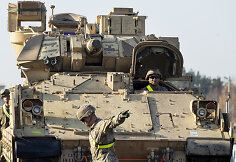 Bradley &scaron;arvuota kovos ma&scaron;ina &bdquo;Bradley Fighting Vehicle&ldquo; 