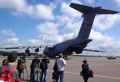 Vilniaus oro uoste nusileido JAV Karinių oro pajėgų &bdquo;milžinas&ldquo;.