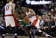 Jonas Valančiūnas ir Rudy Gay