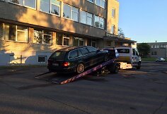 I&scaron; avarijos pasi&scaron;alinusio vairuotojo BMW