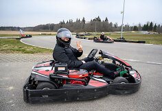 Žinomi žmonės kartingų trasoje