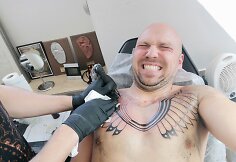 Remigijus Žiogas pasidarė indėni&scaron;ką tatuiruotę