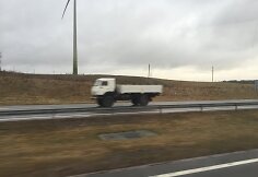 Lietuvoje pastebėti sunkvežimiai, primenantys rusų „humanitarinės pagalbos“ vilkikus.