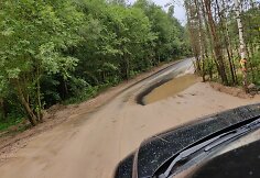 Pilaitės gyventojai pasipiktino: asfaltas naujas, o jo tuoj nebesimatys i&scaron; po smėlio