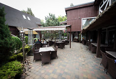 Restorano &bdquo;Pu&scaron;ų Paunksnėje&ldquo; kiemelis