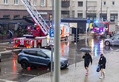 Į namą esantį &scaron;alia Seimo skubėjo ugnegesiai gelbėtojai