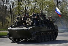Rusų &scaron;arvuočai su &bdquo;žaliais žmogeliukais&ldquo; netoli Kramtorsko miesto