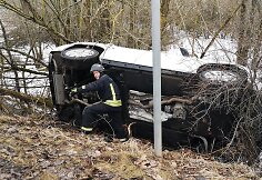 I&scaron;sukant i&scaron; greitkelio į Kauną nuo kelio nulėkė &bdquo;Volkswagen&ldquo;