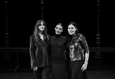Monica Bellucci, Beata Molytė, Anželika Cholina (de&scaron;inėje)