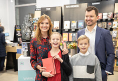 Vlada Musvydaitė su &scaron;irdies draugu Gediminu ir vaikais Benu bei Ula
