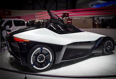 &bdquo;Nissan BladeGlider&ldquo; konceptas Ženevoje