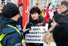 Vasario 16-ąją Vilniaus centre - gausios policijos pajėgos, pasirodė ir protestuotojų