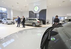 Naujasis &bdquo;&Scaron;koda&ldquo; automobilių pardavimo salonas