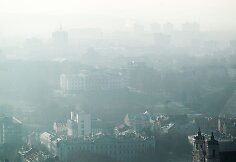 Vilnius paniręs į melsvą rūką