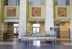 Pano-mozaika &bdquo;Svajonės-kelionės&ldquo; Vilniaus geležinkelio stotyje.