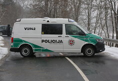 Trečiadienio vidurdienį Vilniuje, Verkių gatvėje, įvyko masinė avarija, kur sudaužyti 3 automobiliai