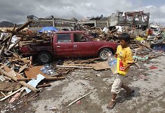 Filipinų Taklobano miestas, nusiaubtas taifūno Haiyan