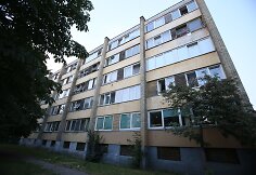 Griūvantis daugiabutis Kaune