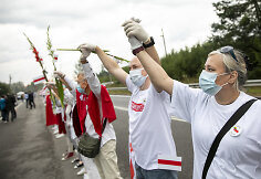 50 tūkstančių žmonių stojo į gyvą grandinę: lietuviai solidarizuojasi su baltarusiais