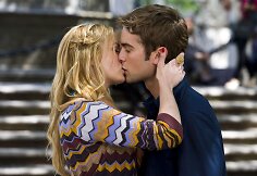Chace'as Crawfordas ir Kaylee DeFer &bdquo;Gossip Girl&ldquo; filmavimo aik&scaron;telėje (2011 m.)