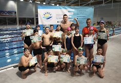 Renginyje su Danu Rap&scaron;iu pirmą kartą Lietuvoje įteikti tarptautiniai mokymosi plaukti sertifikatai vaikams.