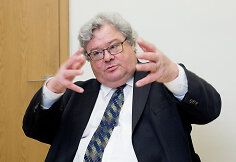 Reinhardas B&uuml;tikoferis