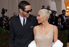 Kim Kardashian, Pete'as Davidsonas